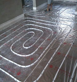 专业地暖安装施工队 科学施工流程与质量保障全解析